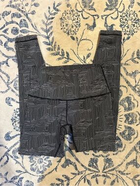 lululemon athletica Black & White Geometric Print Leggings